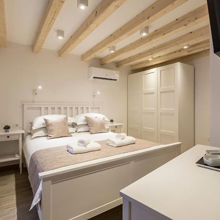 Cosmijeva Luxury Rooms スプリト エクステリア 写真