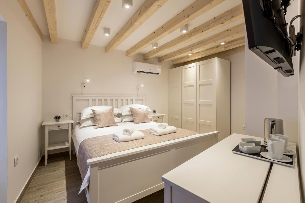 Cosmijeva Luxury Rooms スプリト エクステリア 写真